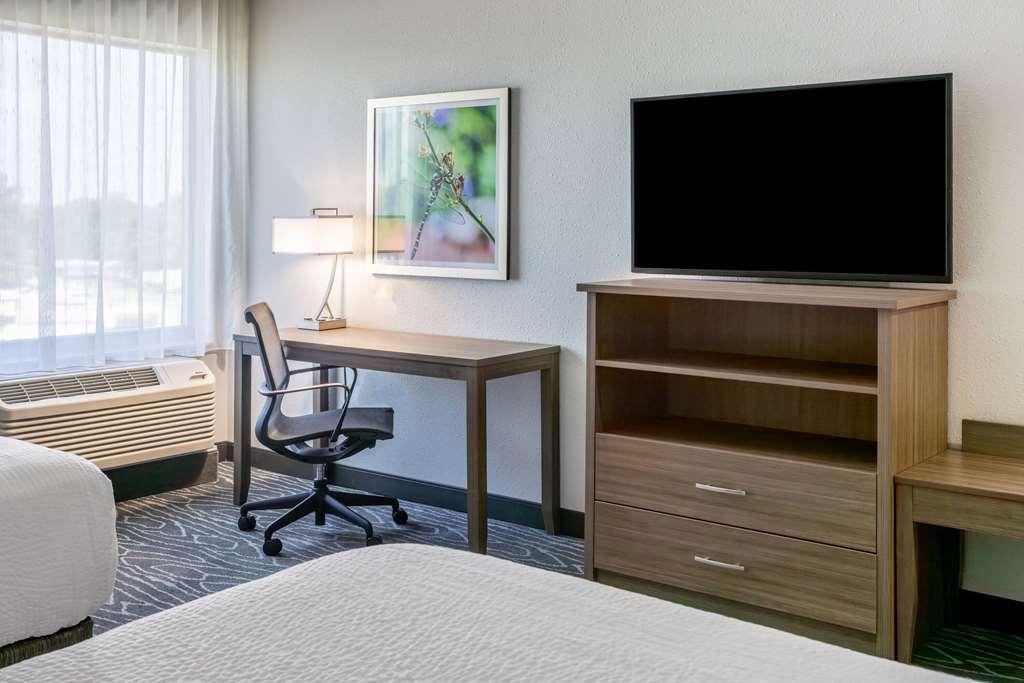 La Quinta Inn & Suites By Wyndham Valdosta Room photo