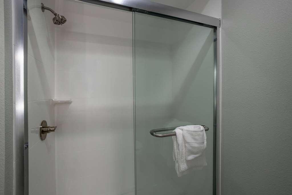 La Quinta Inn & Suites By Wyndham Valdosta Room photo