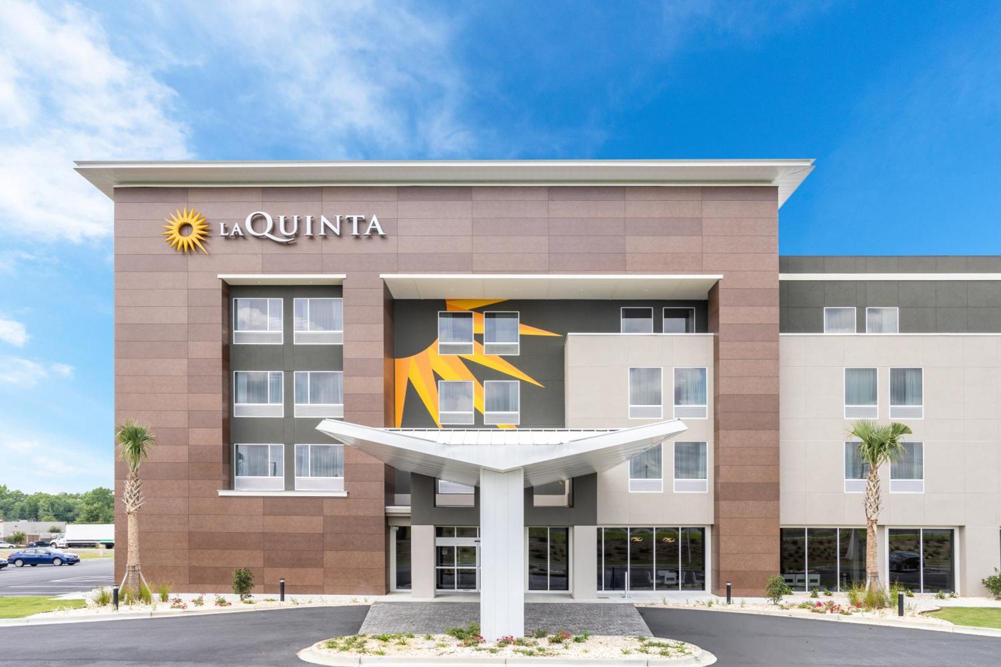 La Quinta Inn & Suites By Wyndham Valdosta Exterior photo